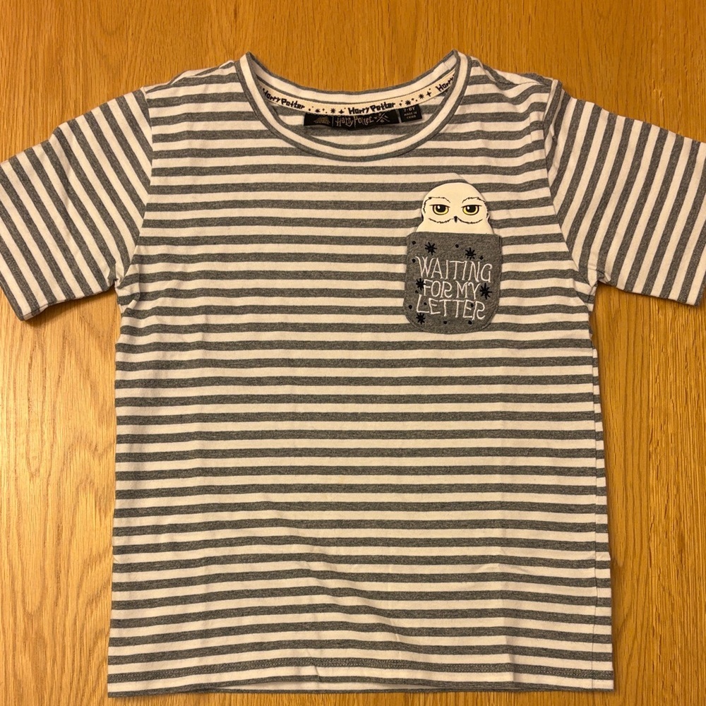 Harry Potter Hedwig Kids Gray and White Striped Tee 7-8 years
